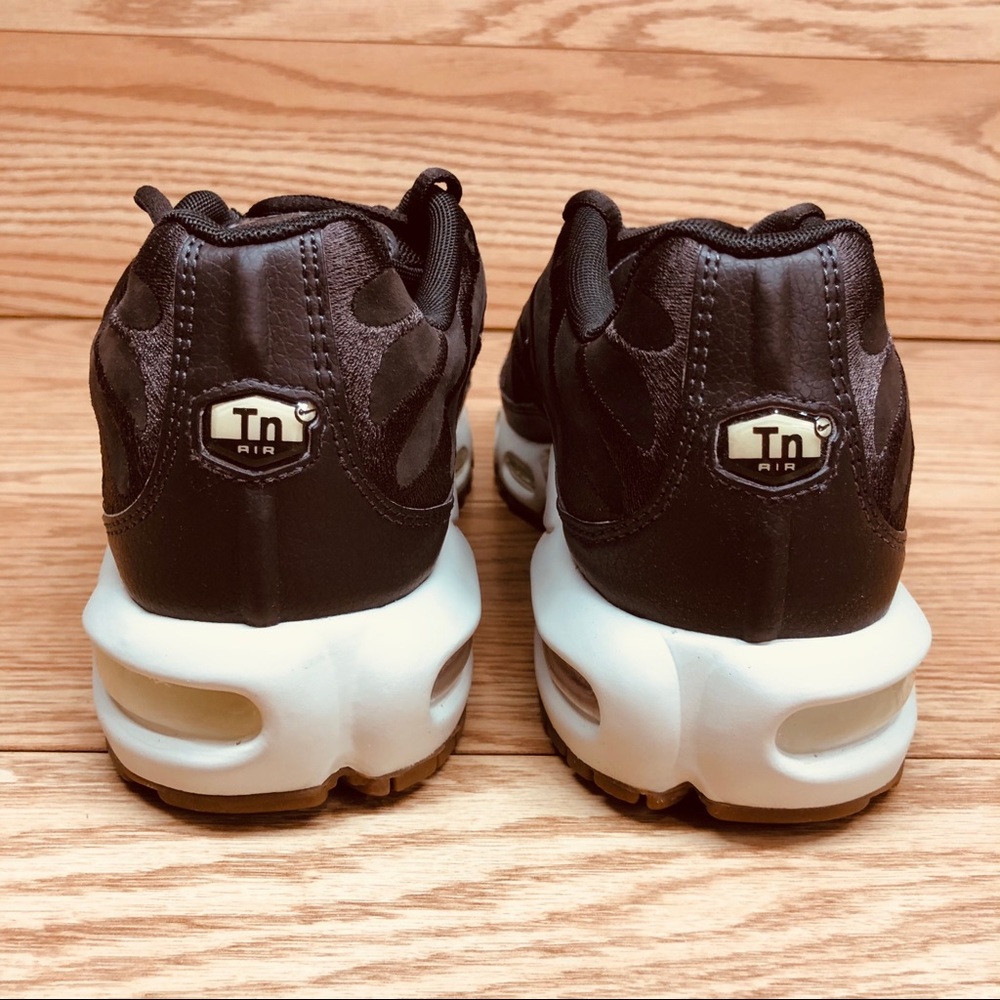 Nike Men’s Air Max Plus EF “Velvet Brown” Shoes - Picture 4 of 8
